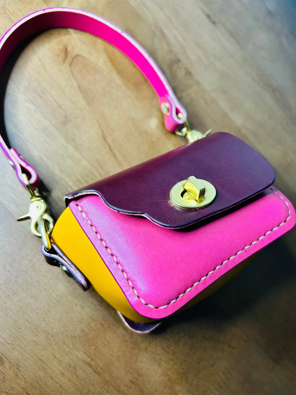 Pink Paradise Little Cutie squiggle handbag