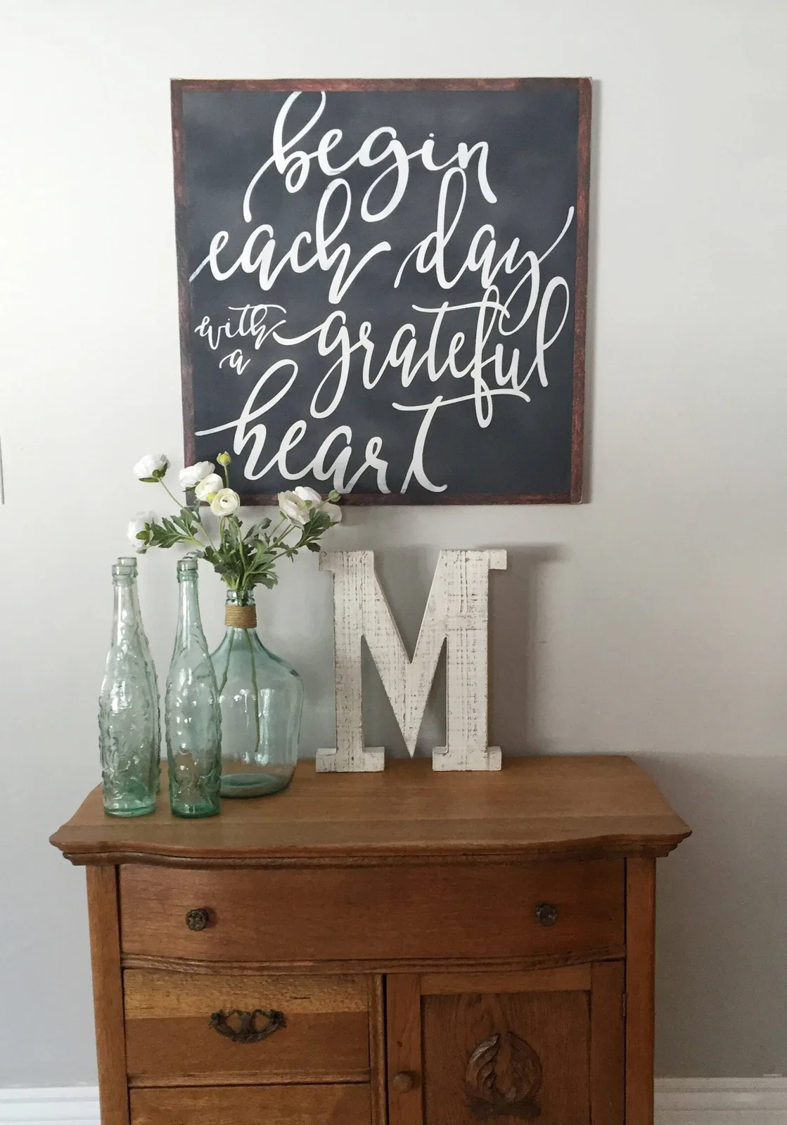 Begin Each Day With a Grateful Heart sign