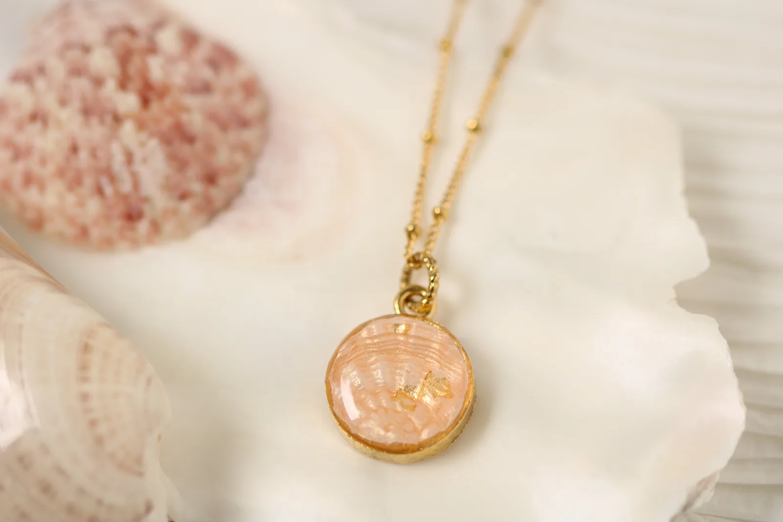 Gold Dainty Shell Necklace
