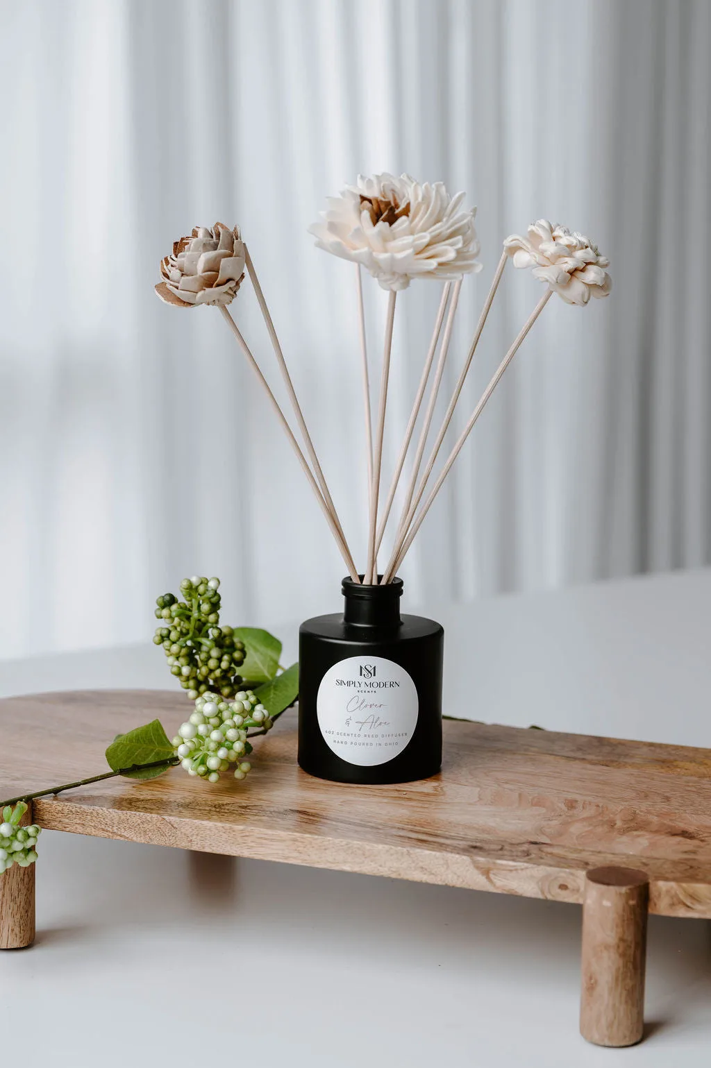 Reed diffuser with handmade floral reeds